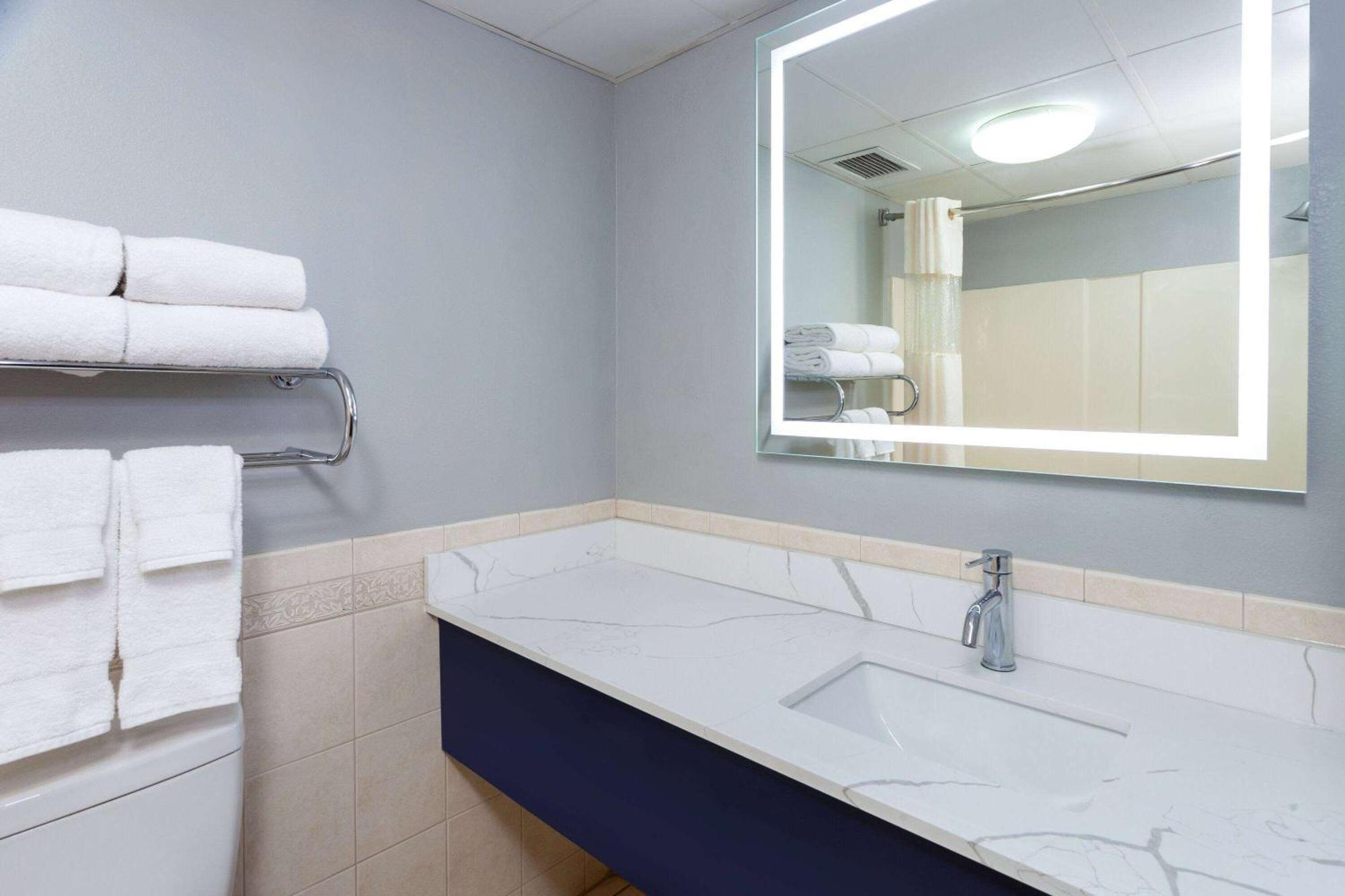 Americinn By Wyndham Πεόρια Εξωτερικό φωτογραφία